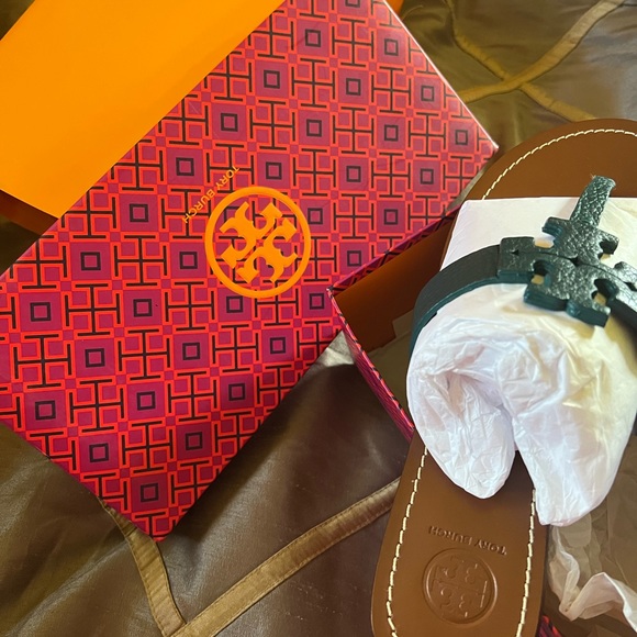 Tory Burch Sandals. Has never been worn . Absolutely beautiful! - Picture 2 of 5